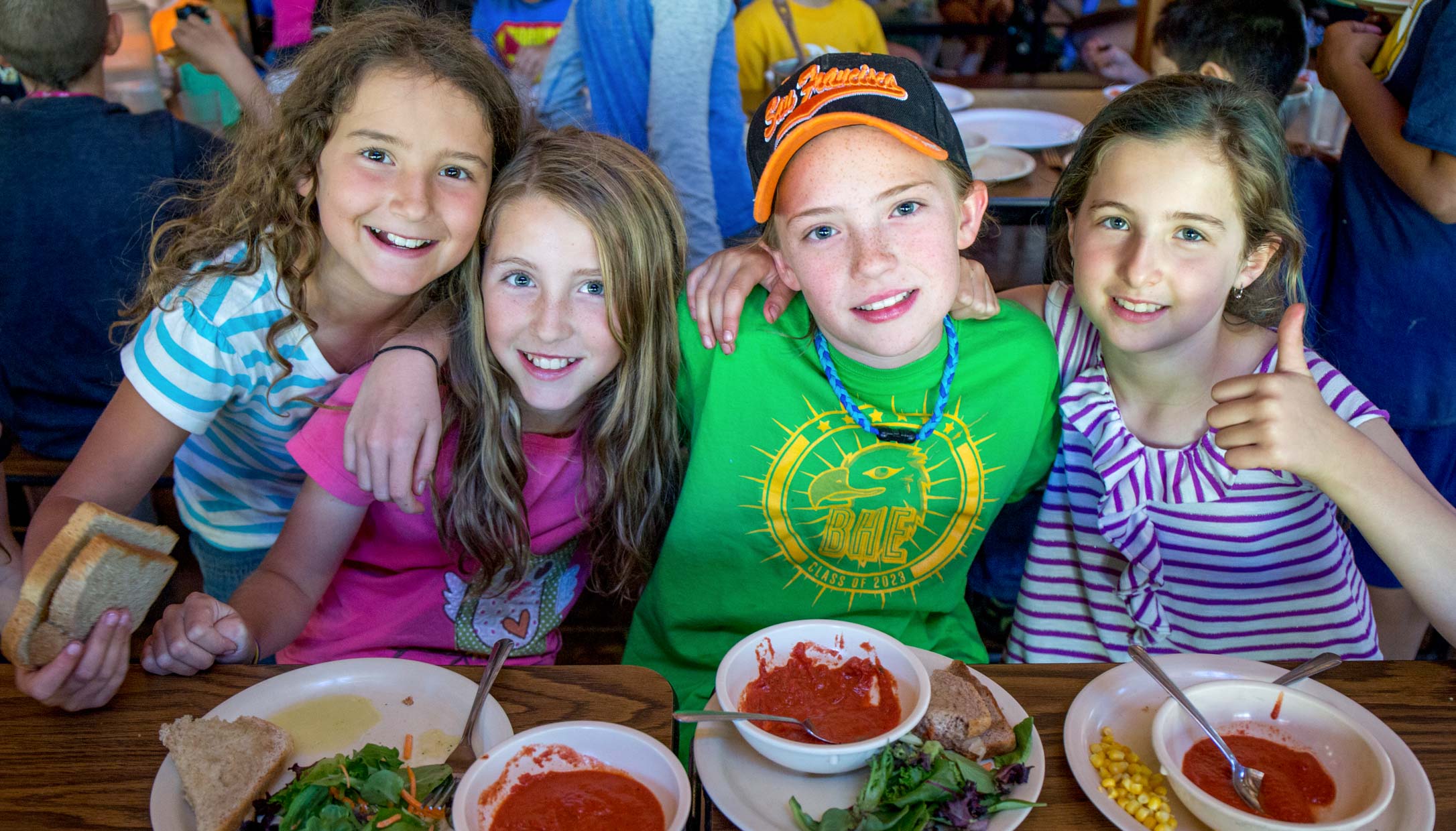 Campers eating lunch